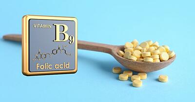 Kyselina listová: denní dávka + kdy a jak ji užívat (kompletní průvodce)