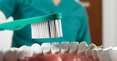 Správna starostlivosť o zuby - 10 častých mýtov